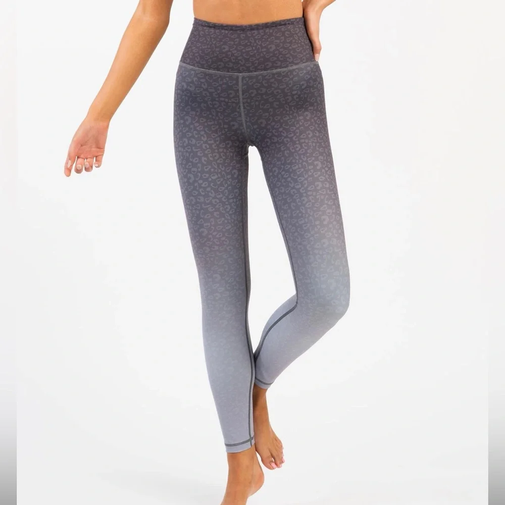 NEW Gray Leopard Ombre Light n Tight Hi-Rise 7/8 24” (6-8) ZYIA 888 - Picture 3 of 16